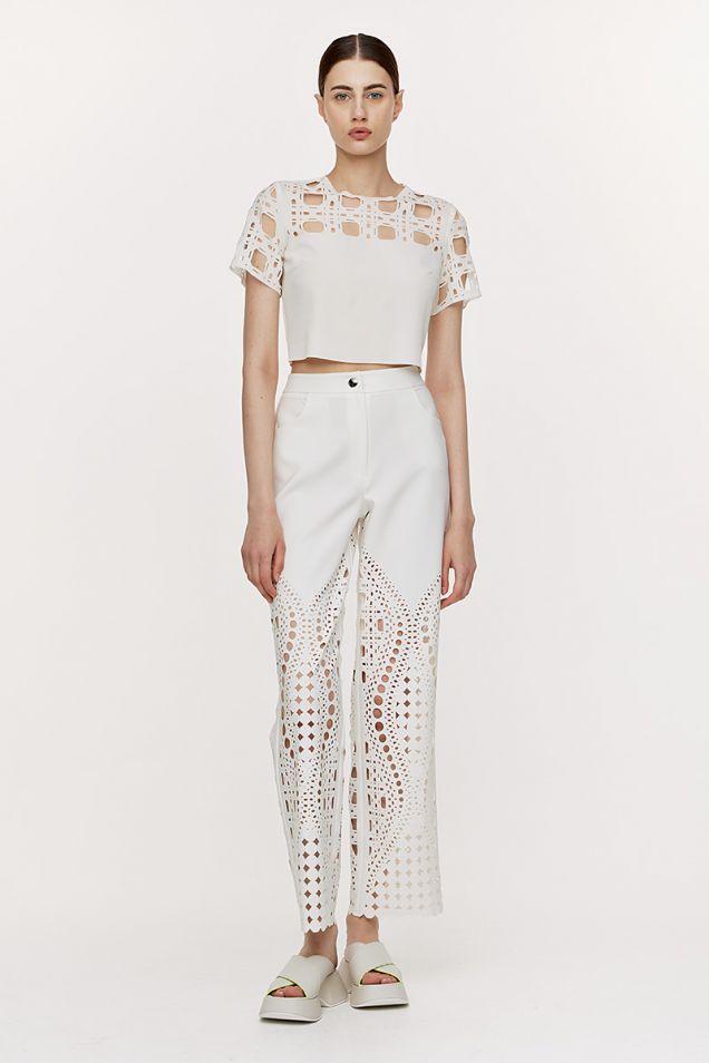 Straight line pants in white 