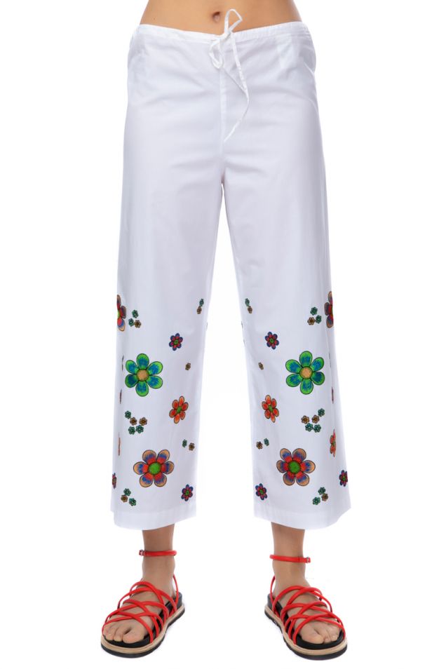 Trousers embroidered with flowers