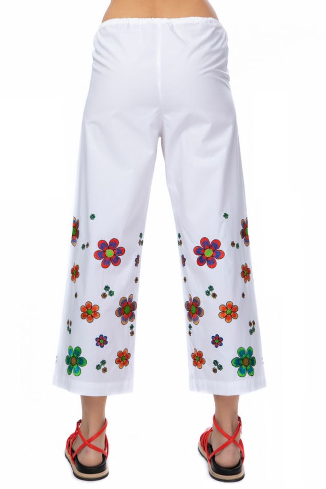 Trousers embroidered with flowers