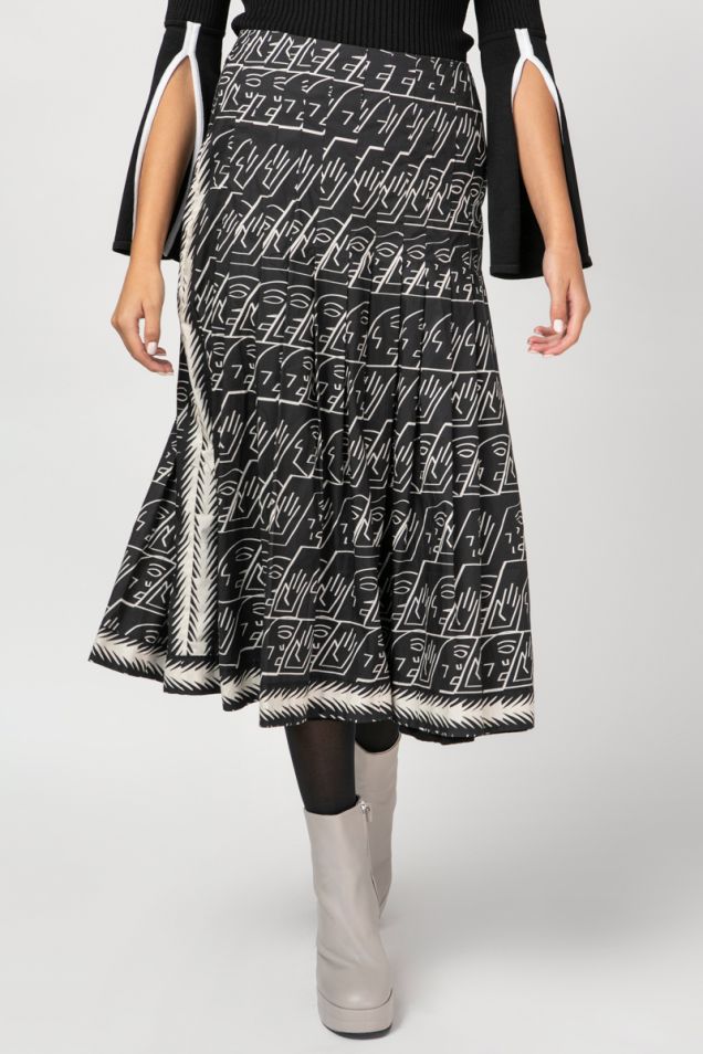 Black and white printed pleated skirt 