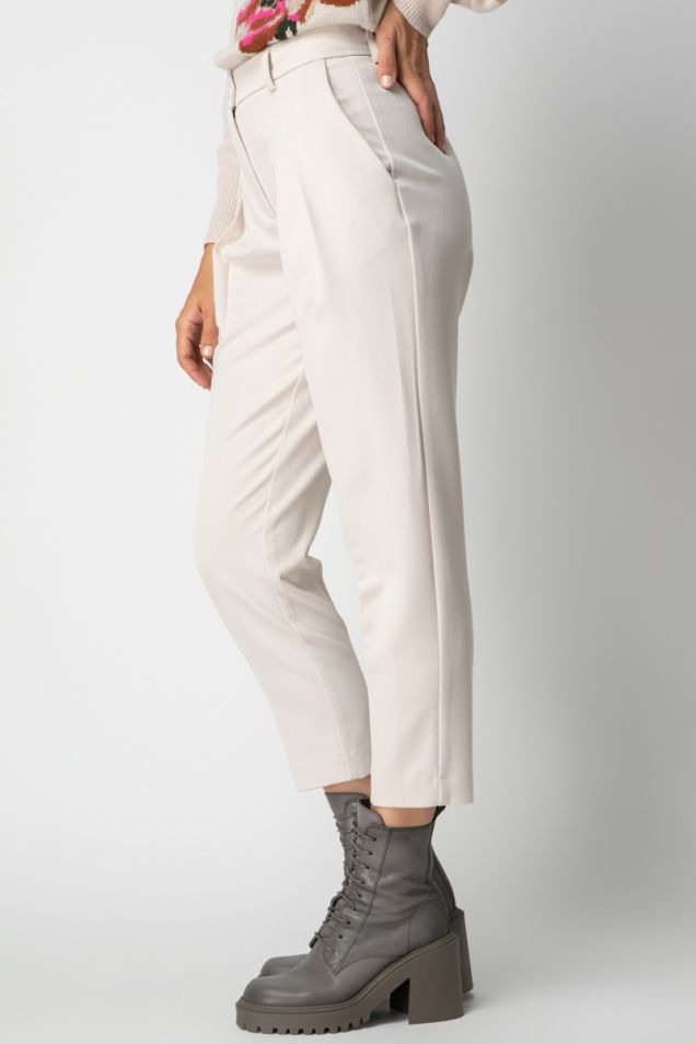 Pleated tapered pants 