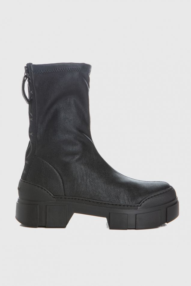 Ankle boots in black stretchy faux leather